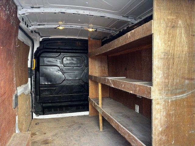 Ford Transit image 8